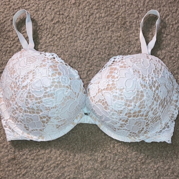 Victoria’s Secret Lace overlay Push Up Bra Bundle - Picture 2 of 9
